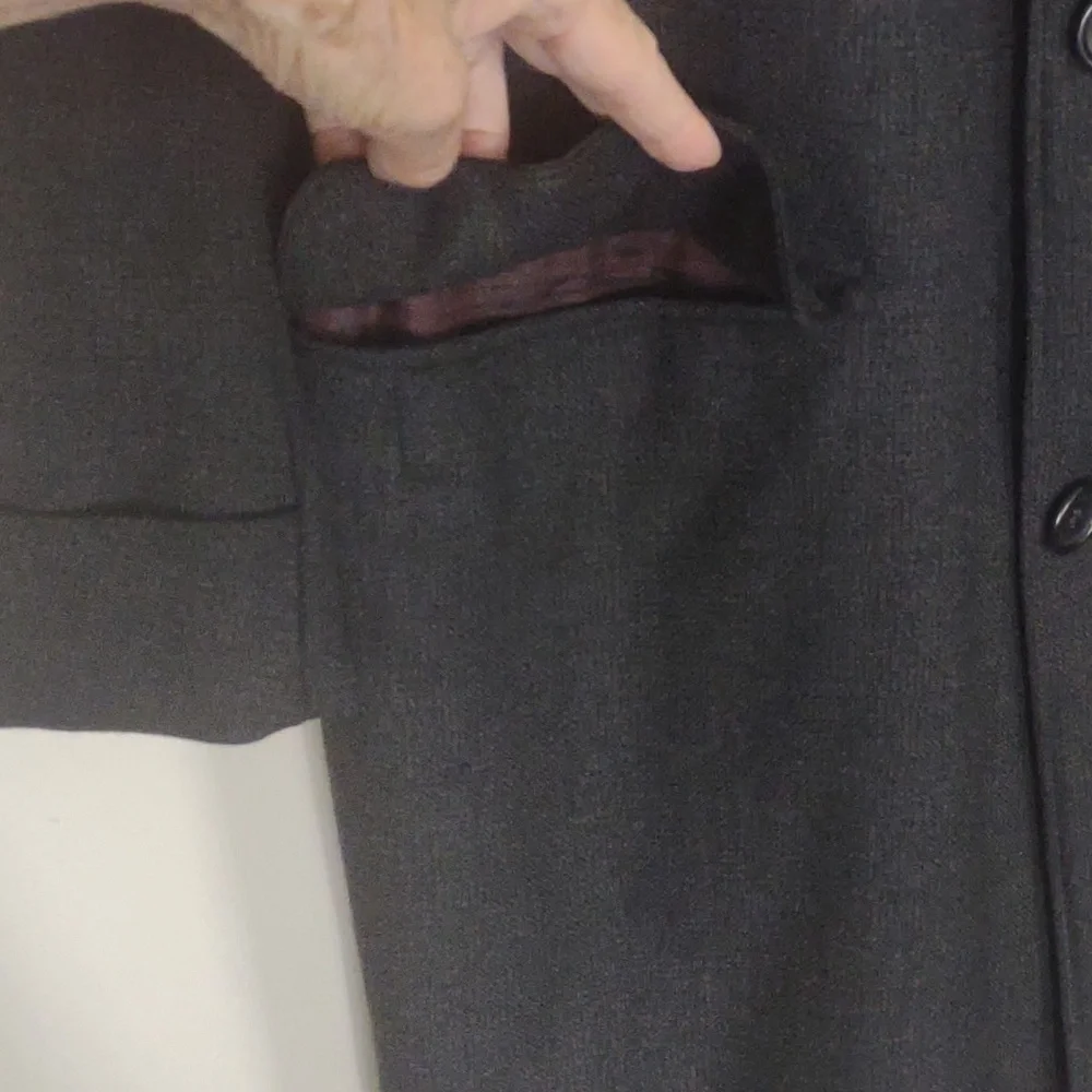 Botony 500 Maurice L Rothschild overcoat. Dark charcoal Lined 43R Made in USA